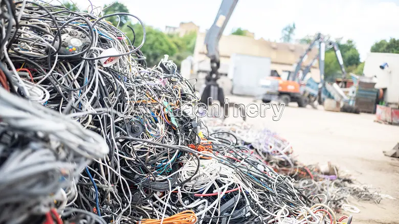 Scrap copper wire feedstock for granulation Mixed scrap copper wire feedstock for a copper wire granulator guide