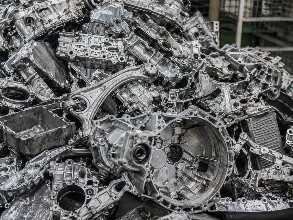 Automotive aluminum castings and housings for recycling